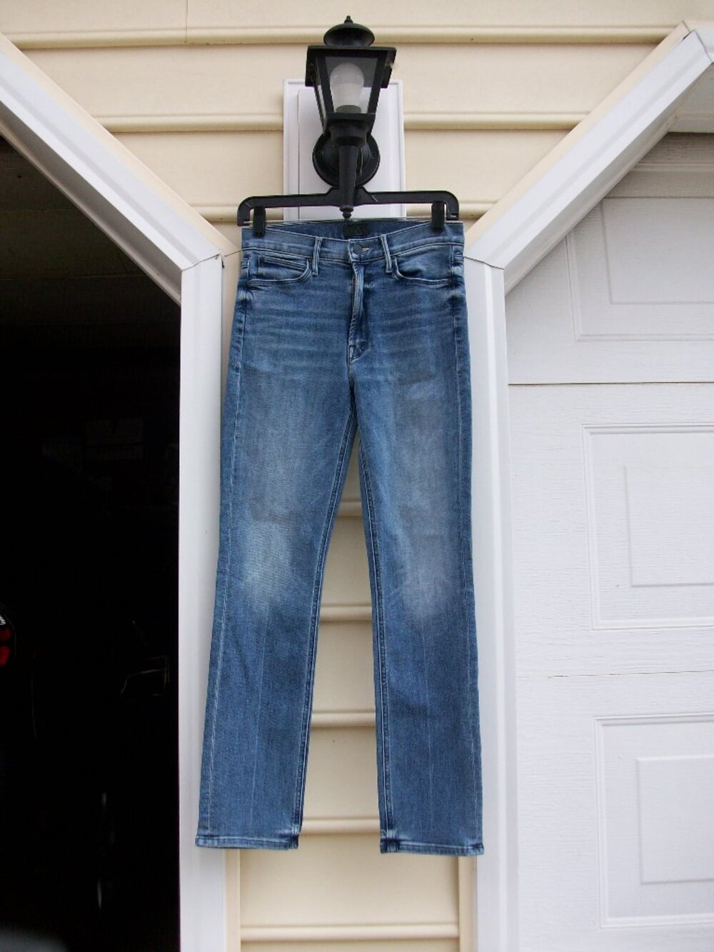 MOTHER "The Mid Rise Dazzler Ankle" Jeans